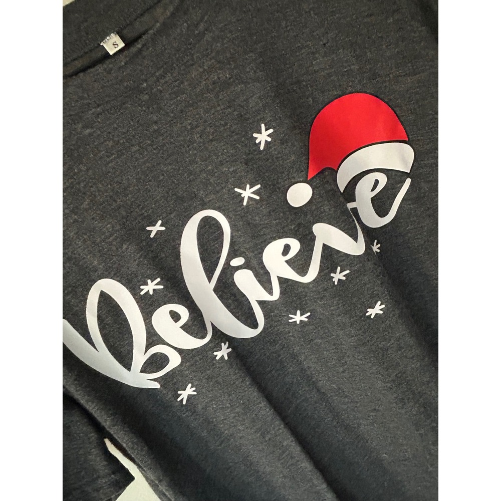 Womens Believe Christmas Graphic Tee Gray Santa Hat Snowflake Short Sleeve S
